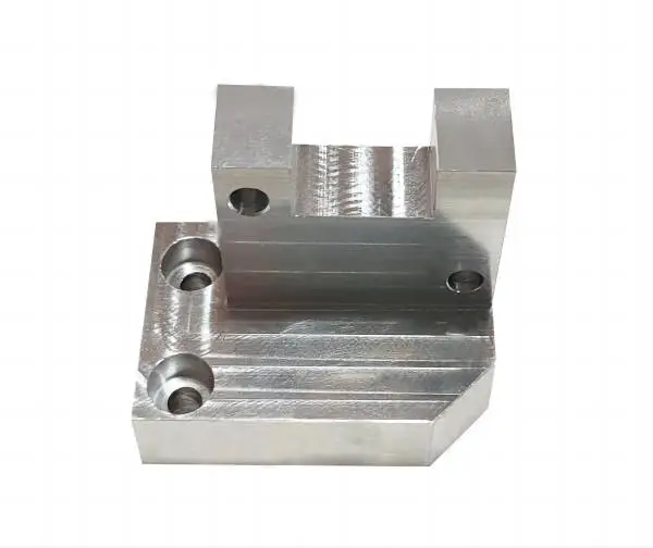 China 4 Axis CNC Machining Service Precision Aluminum CNC Milling Parts with Silvery Anodizing